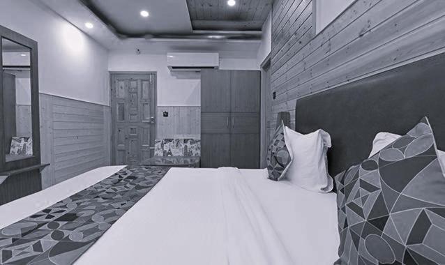 Hotel Skyking Dehradun Eksteriør billede