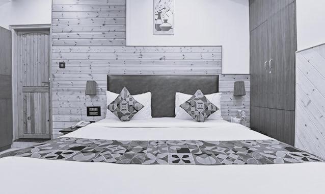 Hotel Skyking Dehradun Eksteriør billede