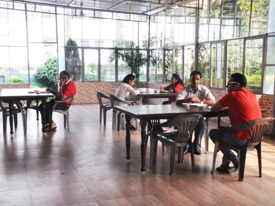 Hotel Skyking Dehradun Eksteriør billede