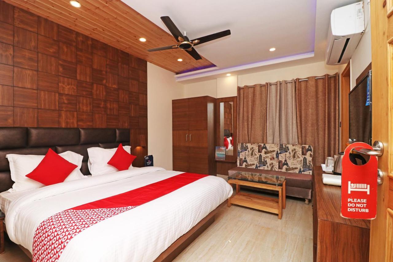 Hotel Skyking Dehradun Eksteriør billede