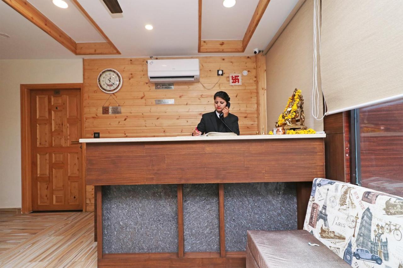 Hotel Skyking Dehradun Eksteriør billede